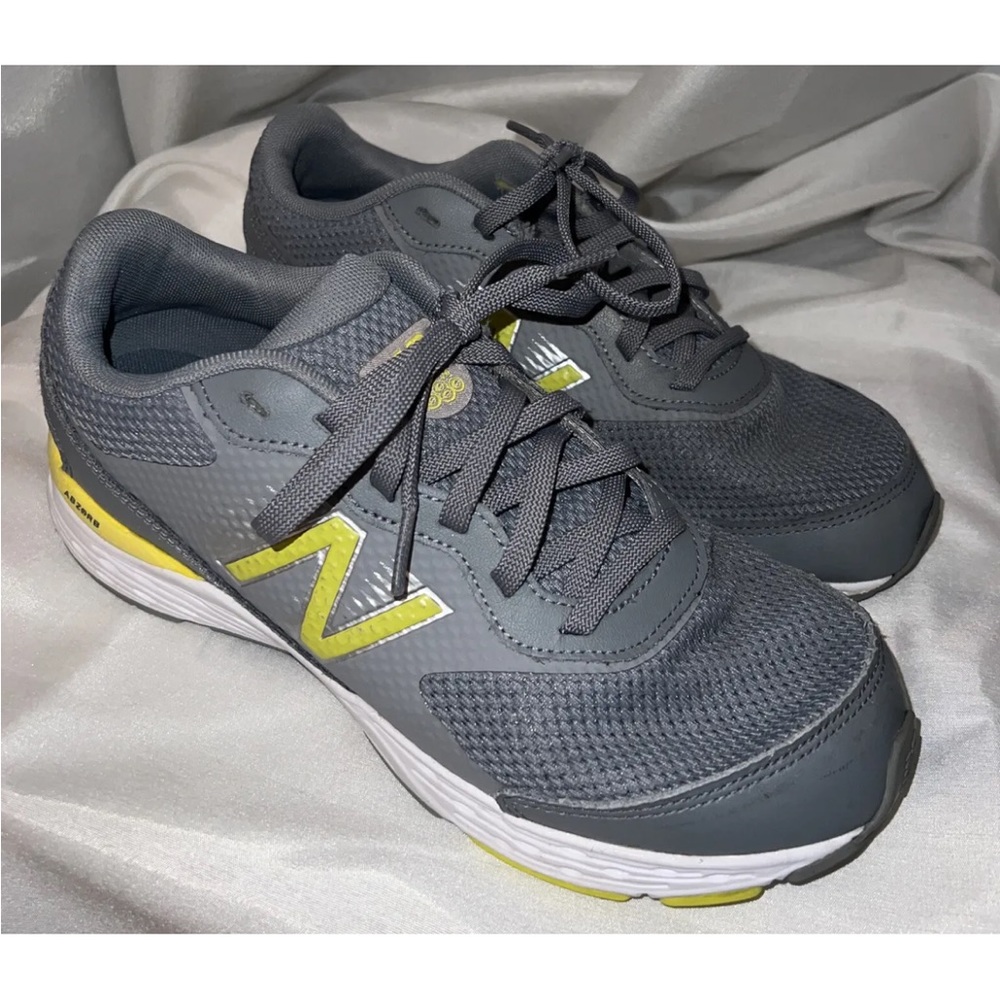 New Balance Shoes Boys Size 7W 680v6 Abzorb Gray Athletic  Running Sneaker